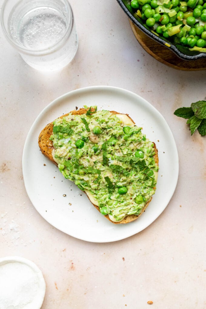 Smashed Avo With Quinoa & Sauteed Greens