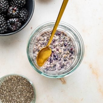 5-Minute Blackberry Pie Overnight Oats