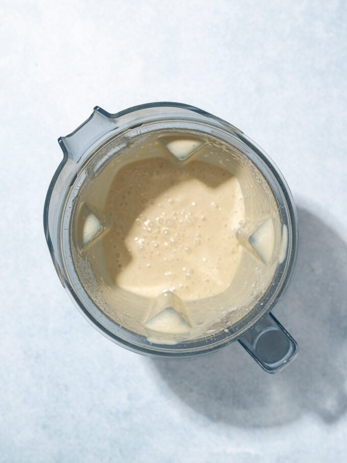 blender with banana pudding