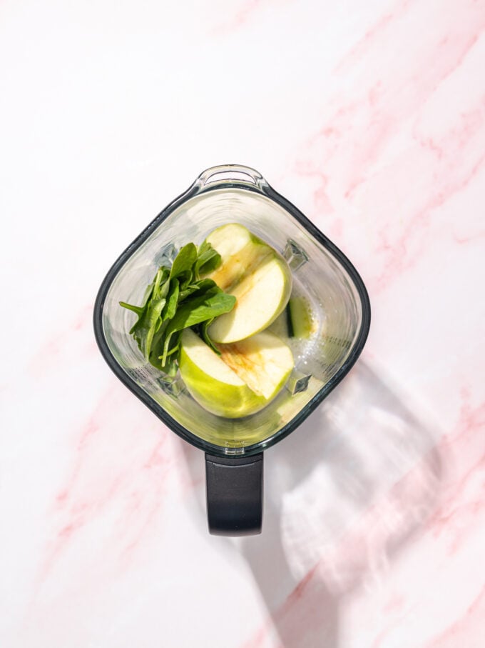 granny smith apple, spinach, in blender